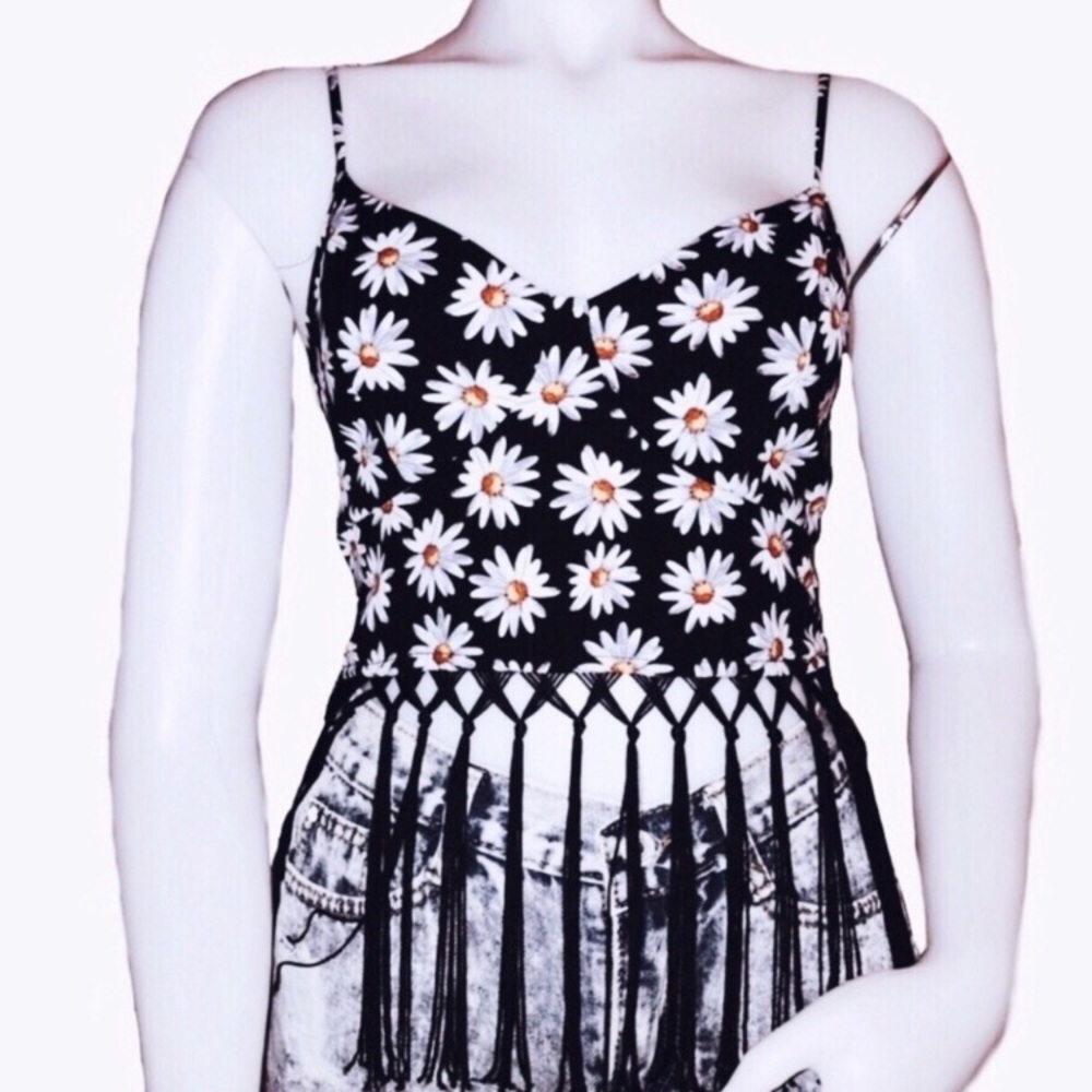 S Daisy tassel crop top